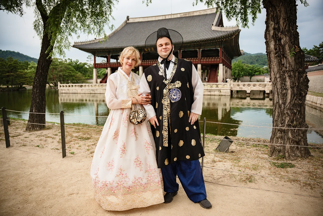 A couple on a custom tour