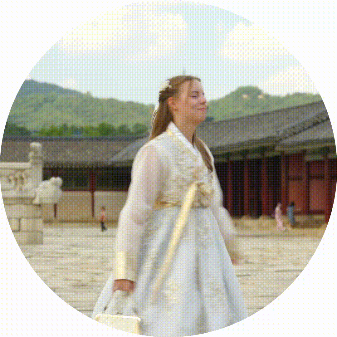 Girl in a hanbok