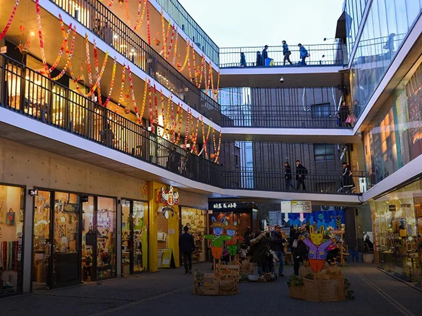 Insadong: a stroll and shopping